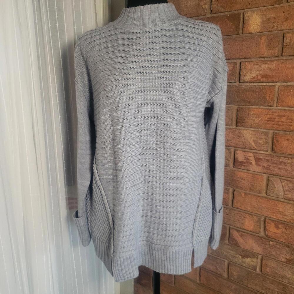 Dress Barn Women's Gray Mock Neck Pullover Textured Long Sleeve Sweater - Size M